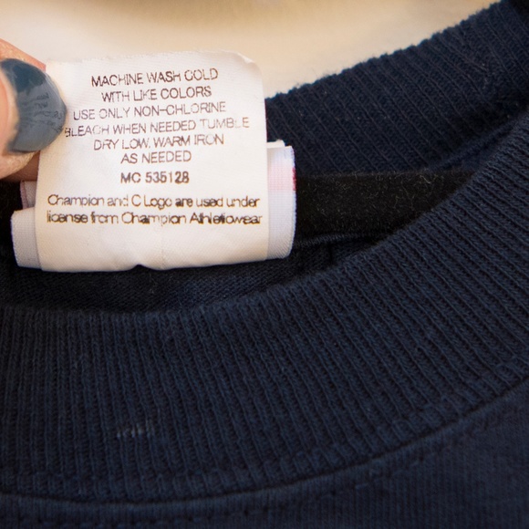 Champion Navy Tee "Go Blue!" in French! - Picture 5 of 5